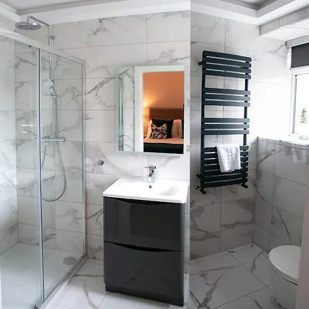 The Dolphin 3* Crossmolina