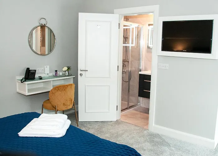 The Dolphin 3* Crossmolina