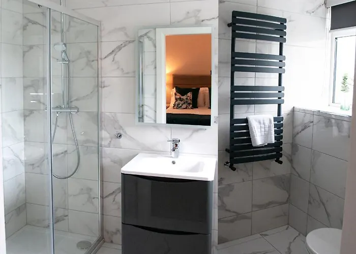 The Dolphin 3* Crossmolina