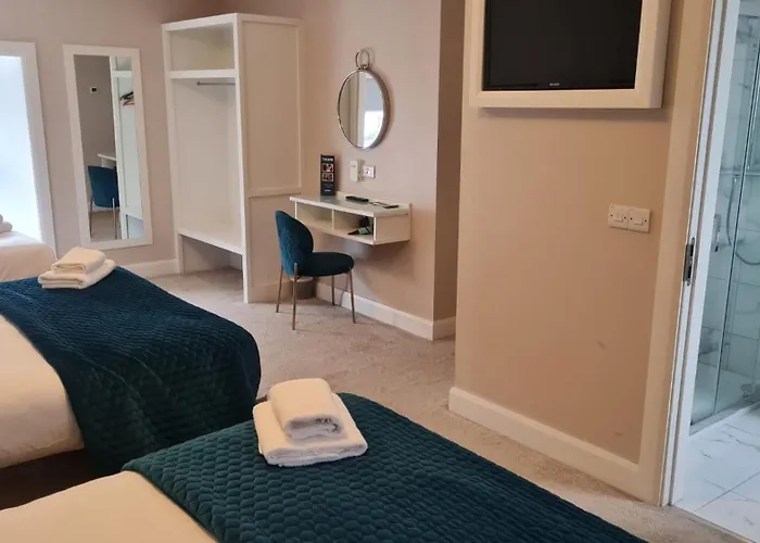 The Dolphin 3*