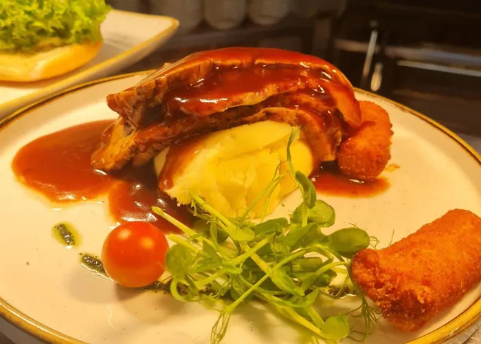 호텔 The Dolphin Crossmolina